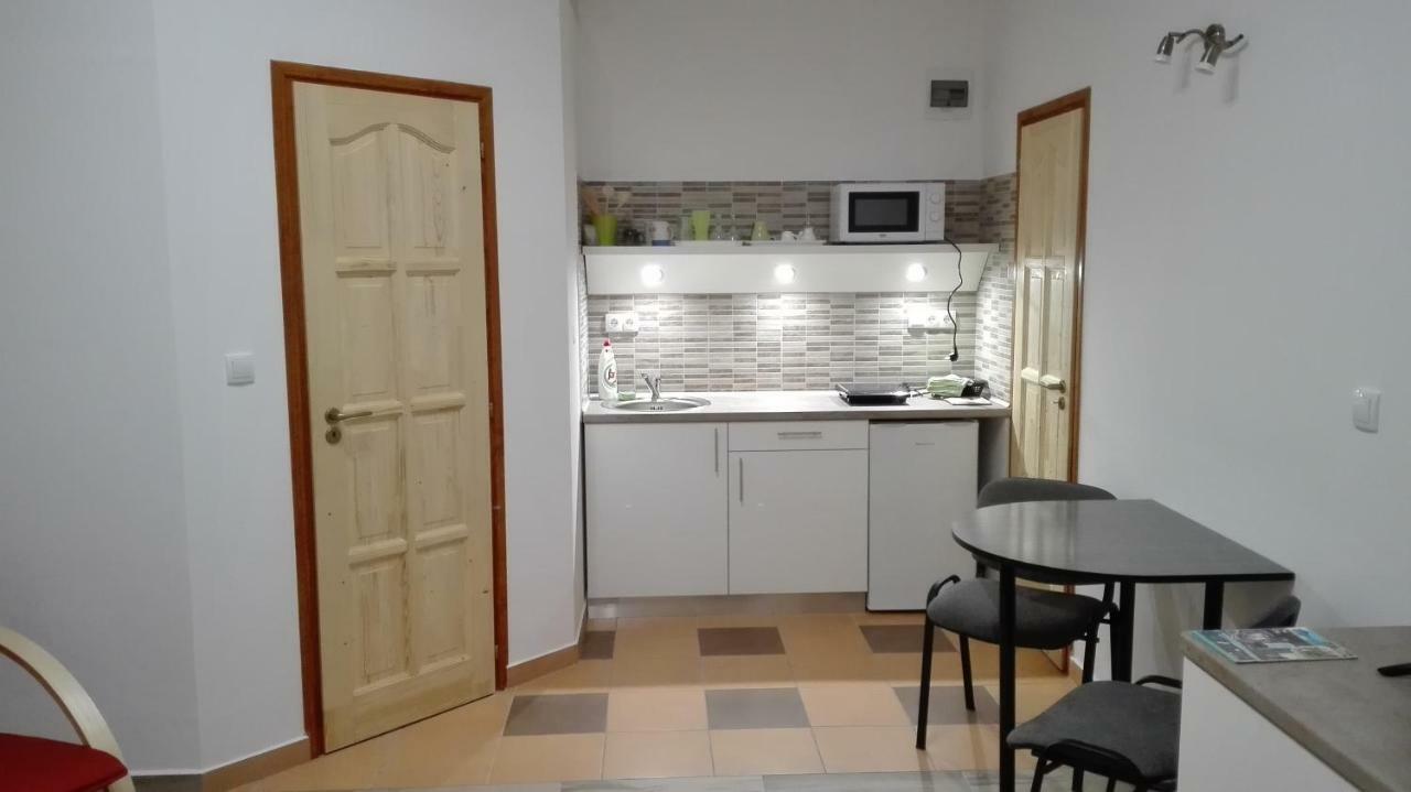 Egrelato Vendeghaz Apartment บาลาโตนาคาลิ ภายนอก รูปภาพ